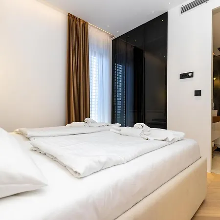 Karma Hh With Pool * Zára