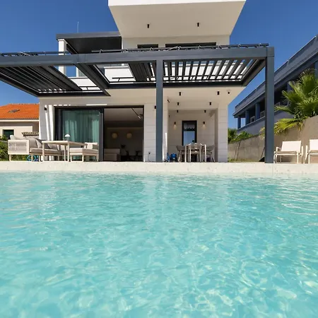 Karma Hh With Pool Zára
